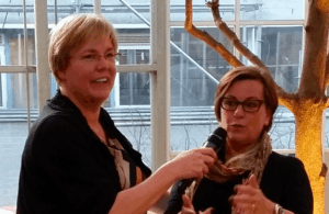 Wethouder Visscher deelt het Compliment uit aan Thea Sturme