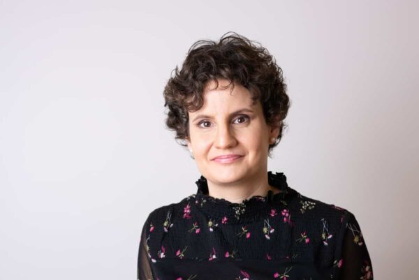 Astrid Weiss testet den Gefährtenroboter Buddy in privaten Haushalten