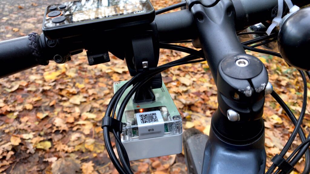 Het meetkastje, bevestigd aan een van de Snuffelfietsen. Foto: Ronald van Liempdt