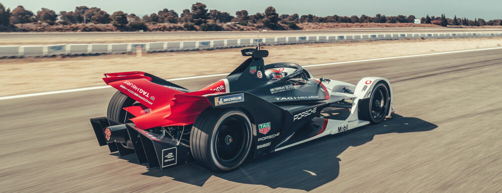 This image has an empty alt attribute; its file name is 2019-08_motorsport-rennserien-formel-e-1004x386.jpg