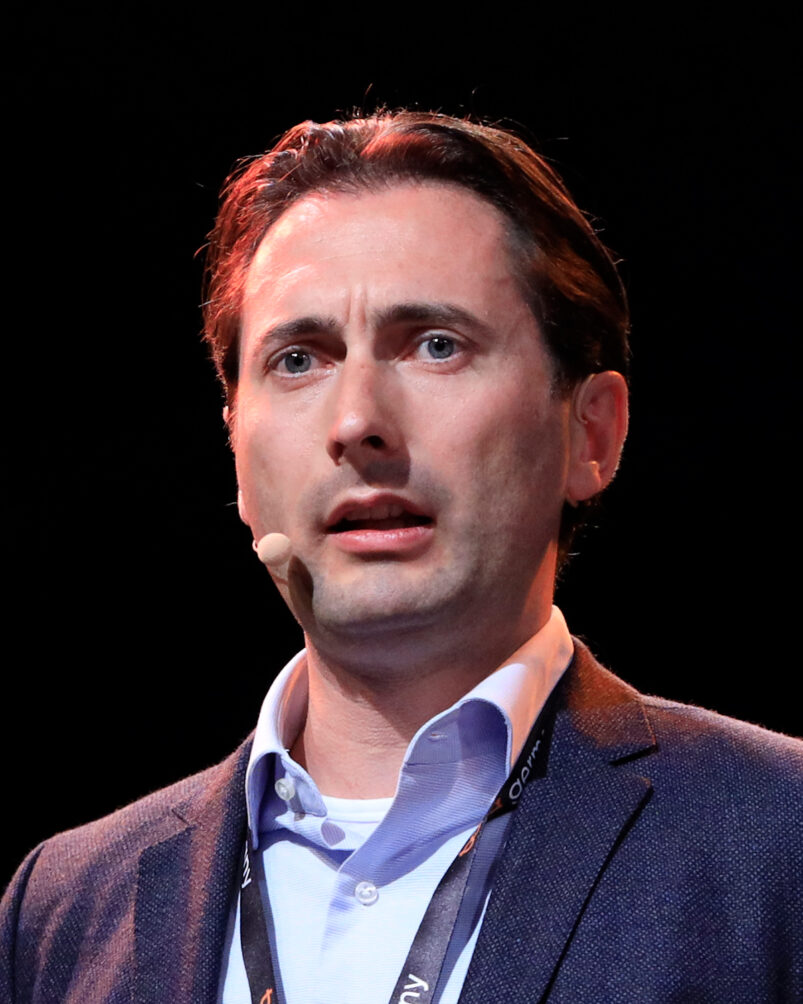 This image has an empty alt attribute; its file name is Foto-Dr-Mark-van-Rijmenam-803x1004.jpg