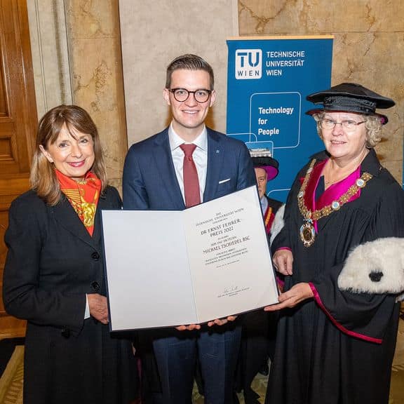 Knieprothese, Beinprothese, sensorgesteuerte Prothese, intuitives Gehen, Umgebungssensoren,